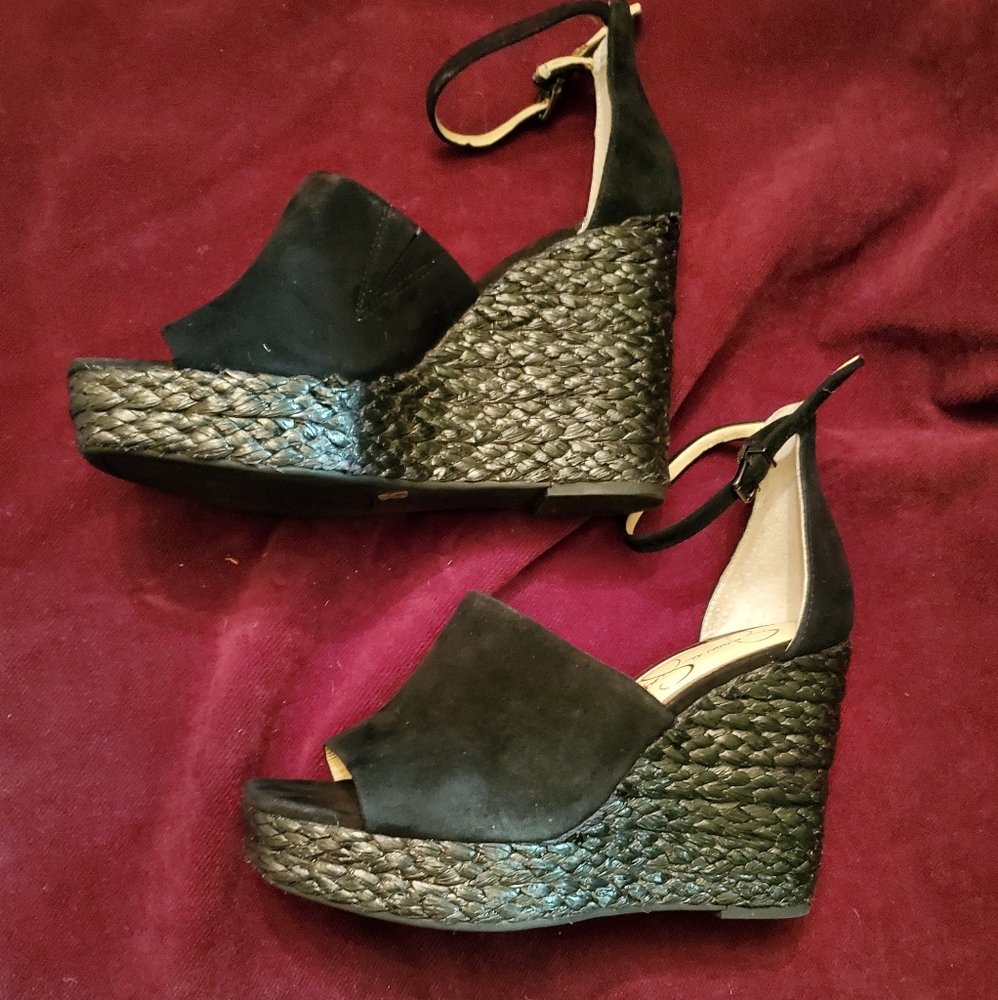 Wedge sandals. Suede